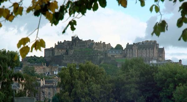 Bild 1 von 7: Blick auf Edinburgh Castle