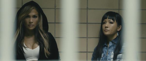 Bild 1 von 3: Ramona (Jennifer Lopez, l.); Destiny (Constance Wu, r.)