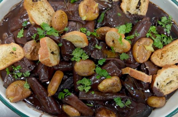 Bild 1 von 2: Die Spezialität der Gironde: Neunauge nach Bordeaux-Art