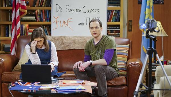 Bild 1 von 14: Für Amy (Mayim Bialik, l.) und Sheldon (Jim Parsons, r.) gibt es keine schöneren Pläne für den Valentinstag, als diesen romantischen Tag mit einer Live-Ausgabe von \