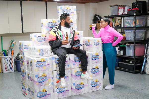 Bild 1 von 1: Im Bild: Anthony Anderson (Andre 'Dre' Johnson), Tracee Ellis Ross (Rainbow 'Bow' Johnson).