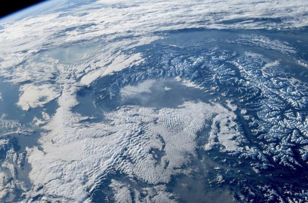 Bild 1 von 5: Blick auf die Erde aus dem Weltraum: Die Menschheitsgeschichte macht auf unserem Planeten nur einen kurzen Moment aus.