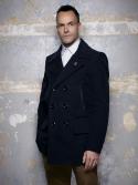 Jonny Lee Miller in: Elementary