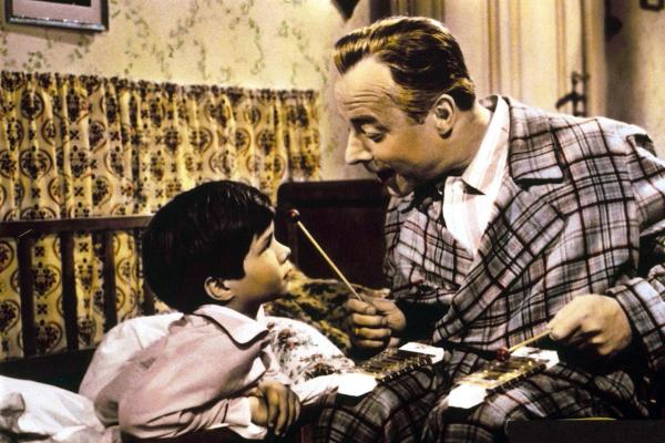 Bild 1 von 10: Im Bild: Oliver Grimm (Ulli), Heinz Rühmann (Teddy Lemke).