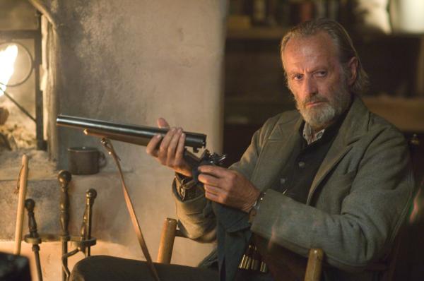 Bild 1 von 6: Kopfgeldjäger Byron McElroy (Peter Fonda) hat mit dem Chef der Wade-Bande eine Rechnung offen.