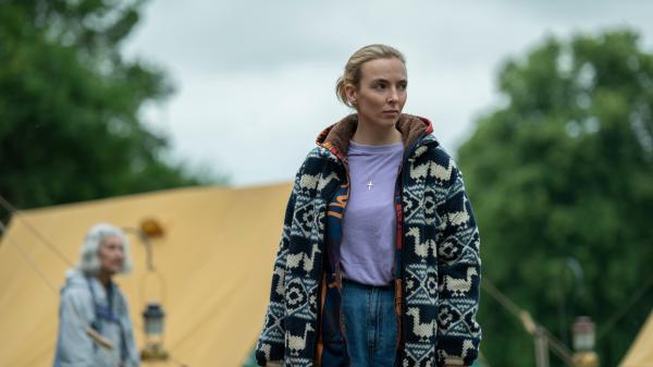 Bild 1 von 3: Villanelle (Jodie Comer) hat einiges richtigzustellen. Während des Bibelcamps sieht Villanelle dazu ihre Chance.