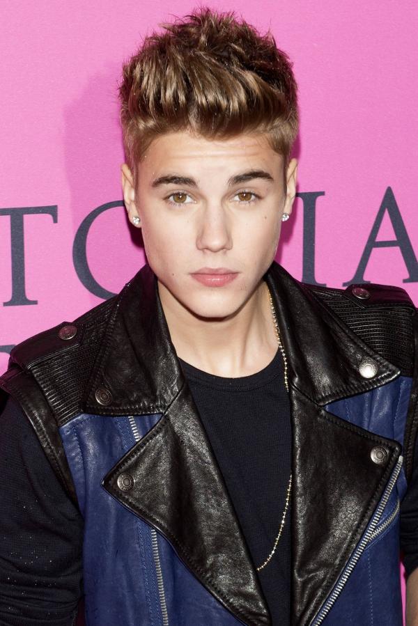 Bild 1 von 3: Justin Bieber bei der Victoria Secret Show 2012 in New York