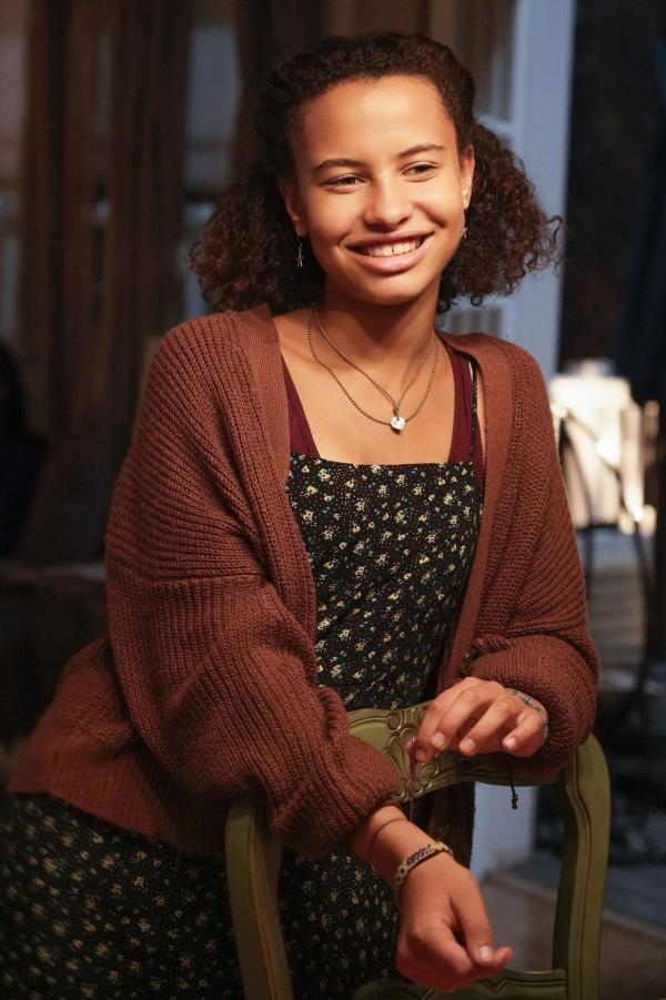 Bild 1 von 4: Mia Evans (Ashley Aufderheide)