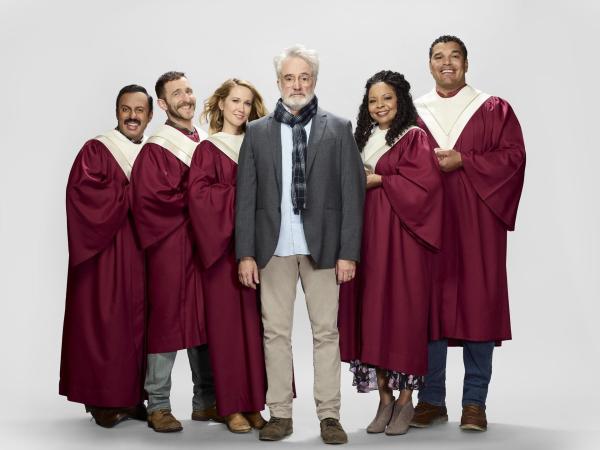 Bild 1 von 11: (v.l.n.r.) Reverend Jax (Rizwan Manji); Wayne (Will Greenberg); Ginny (Anna Camp); Arthur Cochran (Bradley Whitford); Adams Adams (Tymberlee Hill); Dwayne (Geno Segers)