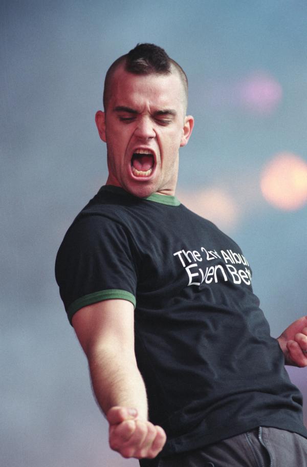 Bild 1 von 3: Robbie Williams beim \