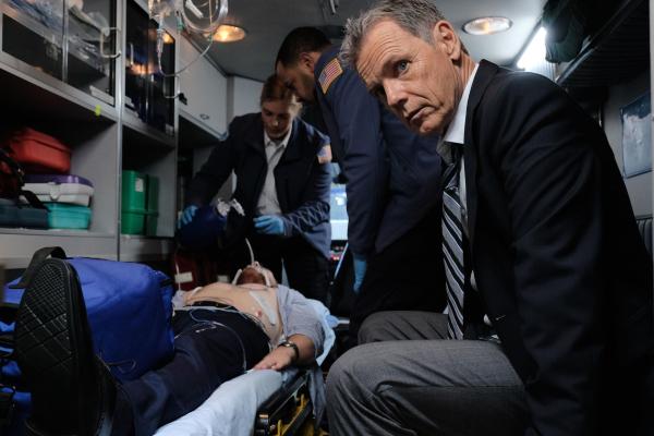 Bild 1 von 17: Dr. Randolph Bell (Bruce Greenwood)