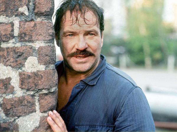 Bild 1 von 4: Horst Schimanski (Götz George)