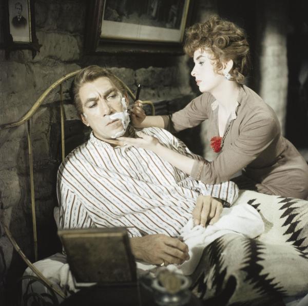 Bild 1 von 5: Tom Healy (Anthony Quinn, l.); Della Southby (Margaret O'Brien, r.)