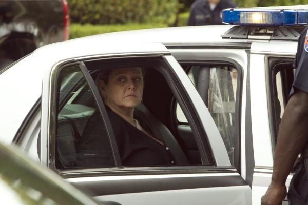 Bild 1 von 24: Was hat Carla Hines (Camryn Manheim) mit dem Fall zu tun, an dem das Team gerade ermittelt ?