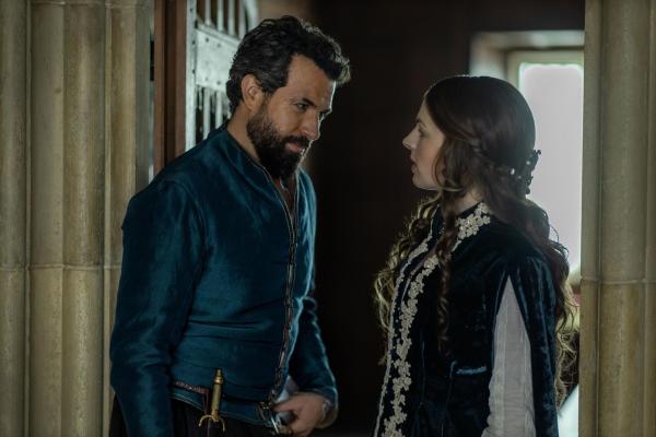 Bild 1 von 7: Thomas Seymour (Tom Cullen, l.); Catherine Parr (Jessica Raine, r.)