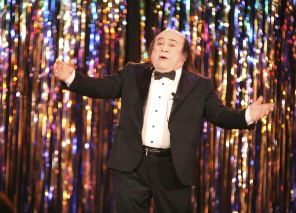 Bild 1 von 8: Frank Reynolds (Danny DeVito)