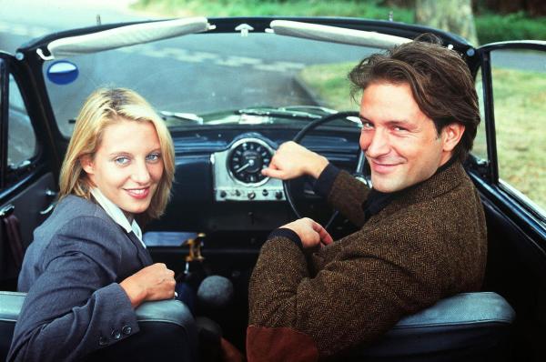 Bild 1 von 8: Im Bild: George (Björn Kegel-Casapietra) und Allyssa (Nina Bagusat) genießen die wenigen Tage der Zweisamkeit. George studiert Jura und kommt nur in den Semesterferien nach Hause.