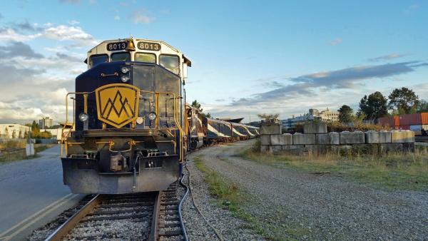 Bild 1 von 3: Aufgrund ihrer hohen Geschwindigkeit heuert die Eisenbahngesellschaft nur sehr erfahrene Lokführer an, um die Rocky Mountaineers zu steuern.
