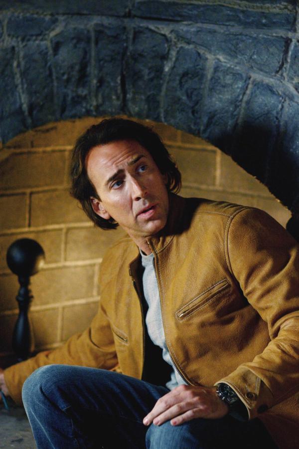 Bild 1 von 18: Cris Johnson (Nicolas Cage) ist mit einem unglaublichen Talent gesegnet: Er kann zwei Minuten in die Zukunft schauen, um dort sein persönliches Schicksal zu verfolgen. Fluch oder Segen?