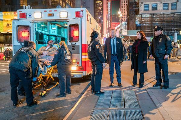 Bild 1 von 23: Im Bild (v.li.): Donnie Wahlberg (Danny Reagan), Marisa Ramirez (Maria Baez), Matt Consalvo (Officer Meyers).