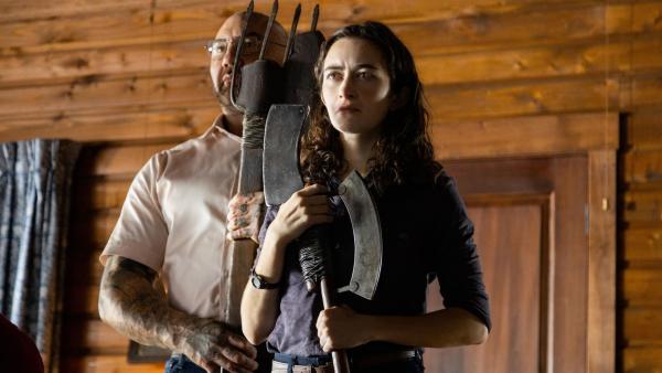 Bild 1 von 8: Leonard (Dave Bautista, l.); Adriane (Abby Quinn, r.)