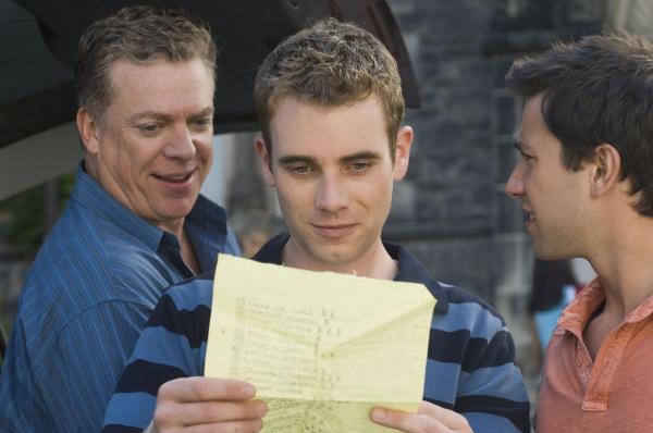Bild 1 von 8: (v.l.n.r.) Mr. Stifler (Christopher McDonald); Erik Stifler (John White); Dwight Stifler (Steve Talley)