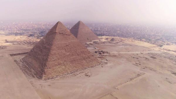Bild 1 von 3: Die größte Pyramide der Welt: das Grabmal von Pharao Cheops.