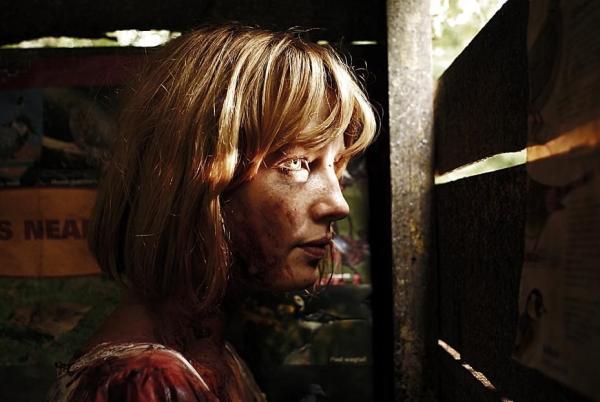 Bild 1 von 2: Jenny (Kelly Reilly)