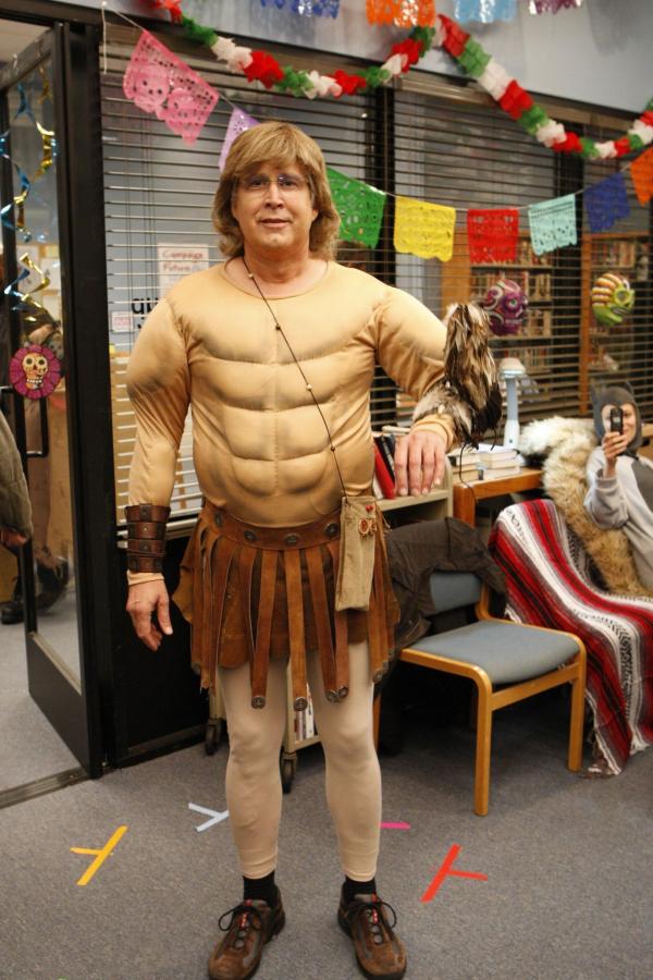 Bild 1 von 29: Partyalarm: Pierce (Chevy Chase) und seine College Freunde lassen es auf Annies mexikanischer Halloween-Party so richtig krachen ...