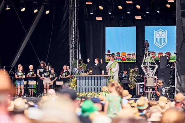 Bild 1 von 1: Im Bild:  Ökumenischer Gottesdienst vom Woodstock der Blasmusik.