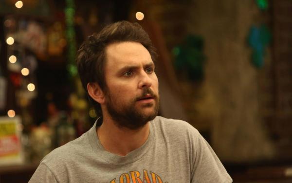 Bild 1 von 7: Charlie Kelly (Charlie Day)