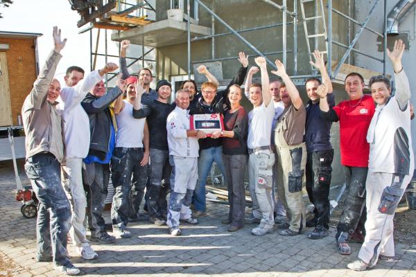 Bild 1 von 3: Das Team von Zuhause im Glück freut sich über die 150. Sendung