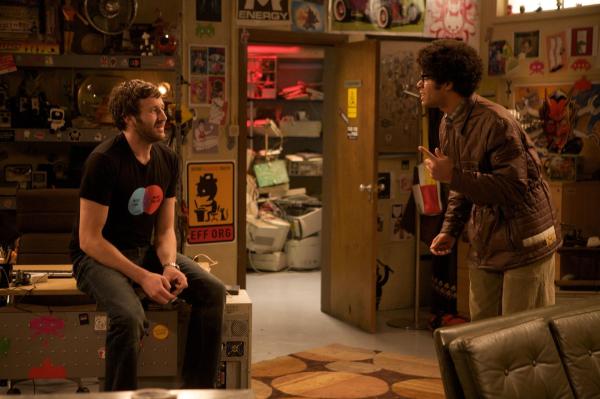 Bild 1 von 4: Roy Trenneman (Chris O'Dowd, l.); Maurice Moss (Richard Ayoade, r.)