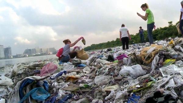 Bild 1 von 4: Im Bild: Weltweit fallen jedes Jahr bis zu 400 Millionen Tonnen Plastikmüll an, nur ein kleiner Teil wird recycelt.