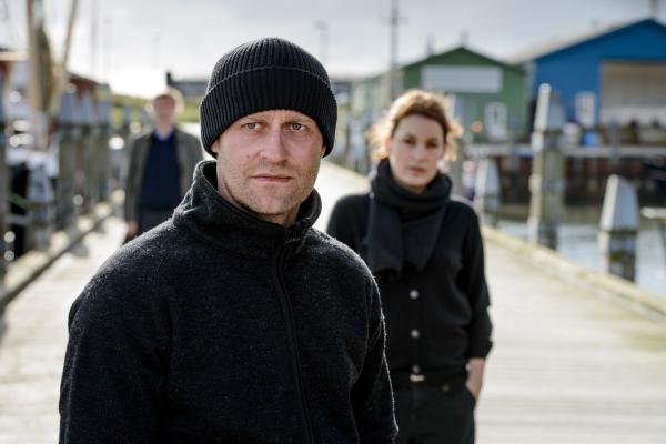 Bild 1 von 8: Tom Larson (Jürgen Vogel, l.) und Ulrike Larson (Nicolette Krebitz, r.).