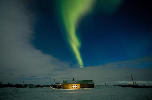 Bild 1 von 6: Die Sonne ist die Ursache für eines der wunderbarsten Phänomene, das es auf der Erde zu beobachten gibt: Aurora Borealis ? die sagenumwobenen Nordlichter.