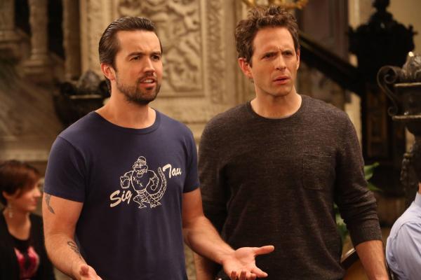 Bild 1 von 8: Mac (Rob McElhenney, l.); Dennis Reynolds (Glenn Howerton, r.)