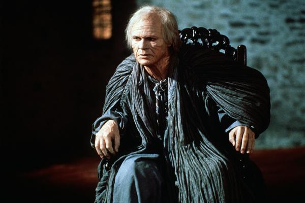 Bild 1 von 5: Der König (Michael König) leidet unter der Last des Alters.