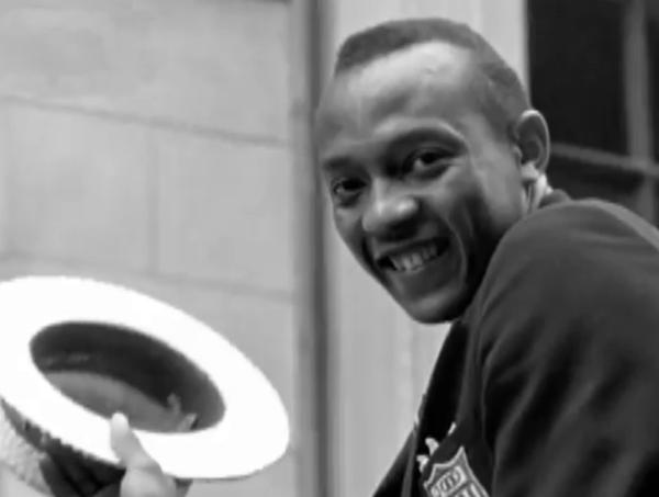 Bild 1 von 5: Jesse Owens - der Star der Spiele.