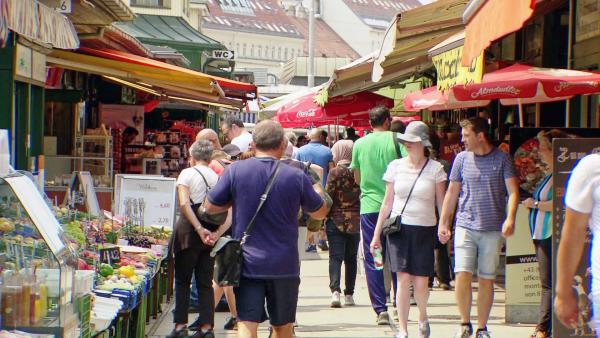 Bild 1 von 16: Im Bild: Naschmarkt .