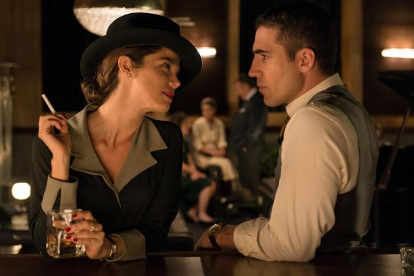 Bild 1 von 7: Ana Rivera (Paula Echevarría, l.); Alberto Márquez (Miguel Ãngel Silvestre, r.)