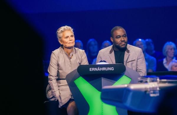 Bild 1 von 15: Im Bild: Sarah Wiener und Nelson Müller (Ernährung).