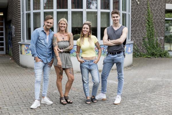 Bild 1 von 4: Shooting; Gruppe; Lehrer