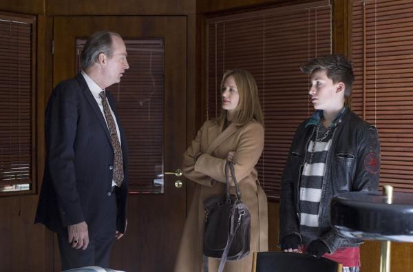 Bild 1 von 1: (v.l.n.r.) Markus Gellert (Herbert Knaup); Sonsee Neu (Sonnsee Neu); Viktor (Levin Liam)