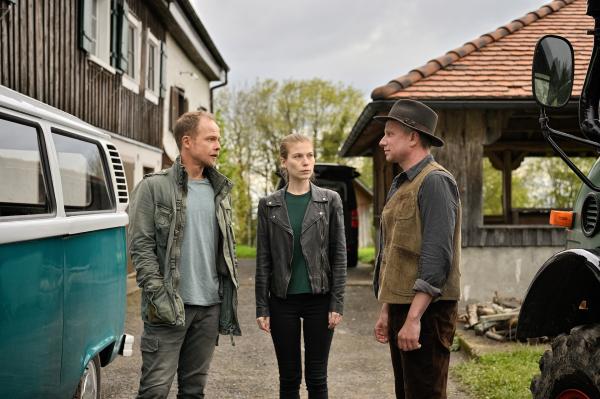 Bild 1 von 4: (v.li.): Matthias Koeberlin (Micha Oberländer), Nora Waldstätten (Hannah Zeiler), Robert Stadlober (Oliver Schlösser).
