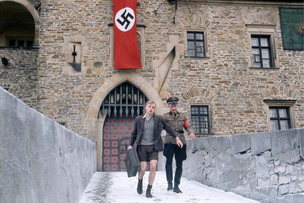 Bild 1 von 1: Friedrich (Max Riemelt) wird nach diversen Zerwürfnissen aus der Eliteschule \