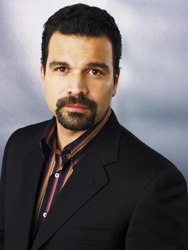 Bild 1 von 23: (2. Staffel) - Muss eine schwere Zeit im Gefängnis überstehen: Carlos Solis (Ricardo Antonio Chavira) ...