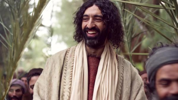 Bild 1 von 1: Jesus (Selva Rasalingam) reitet in Jerusalem ein.