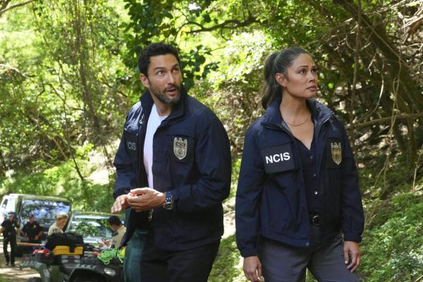 Bild 1 von 3: Jesse Boone (Noah Mills, l.); Jane Tennant (Vanessa Lachey, r.)