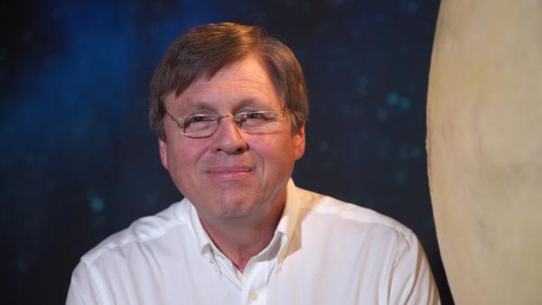 Bild 1 von 5: Prof. Dr. Ulrich Walter lehrt für gewöhnlich Raumfahrttechnik an der Technischen Universität München. In der ersten Folge \